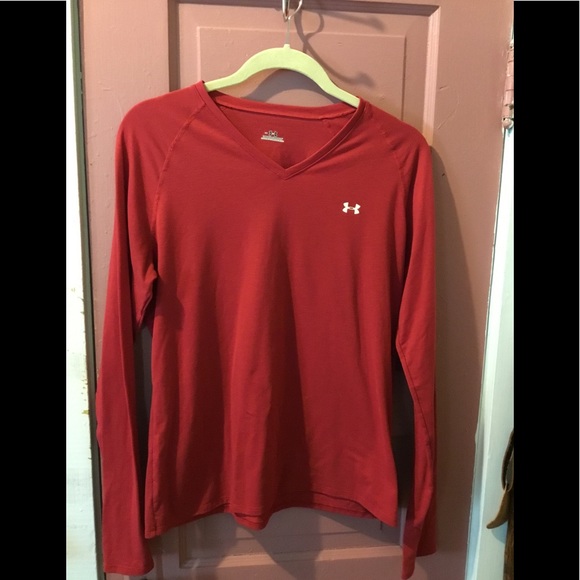 Under Armour Tops - ❗️3 for $12 ❗️UNDER ARMOUR LADIES V- CUT TOP